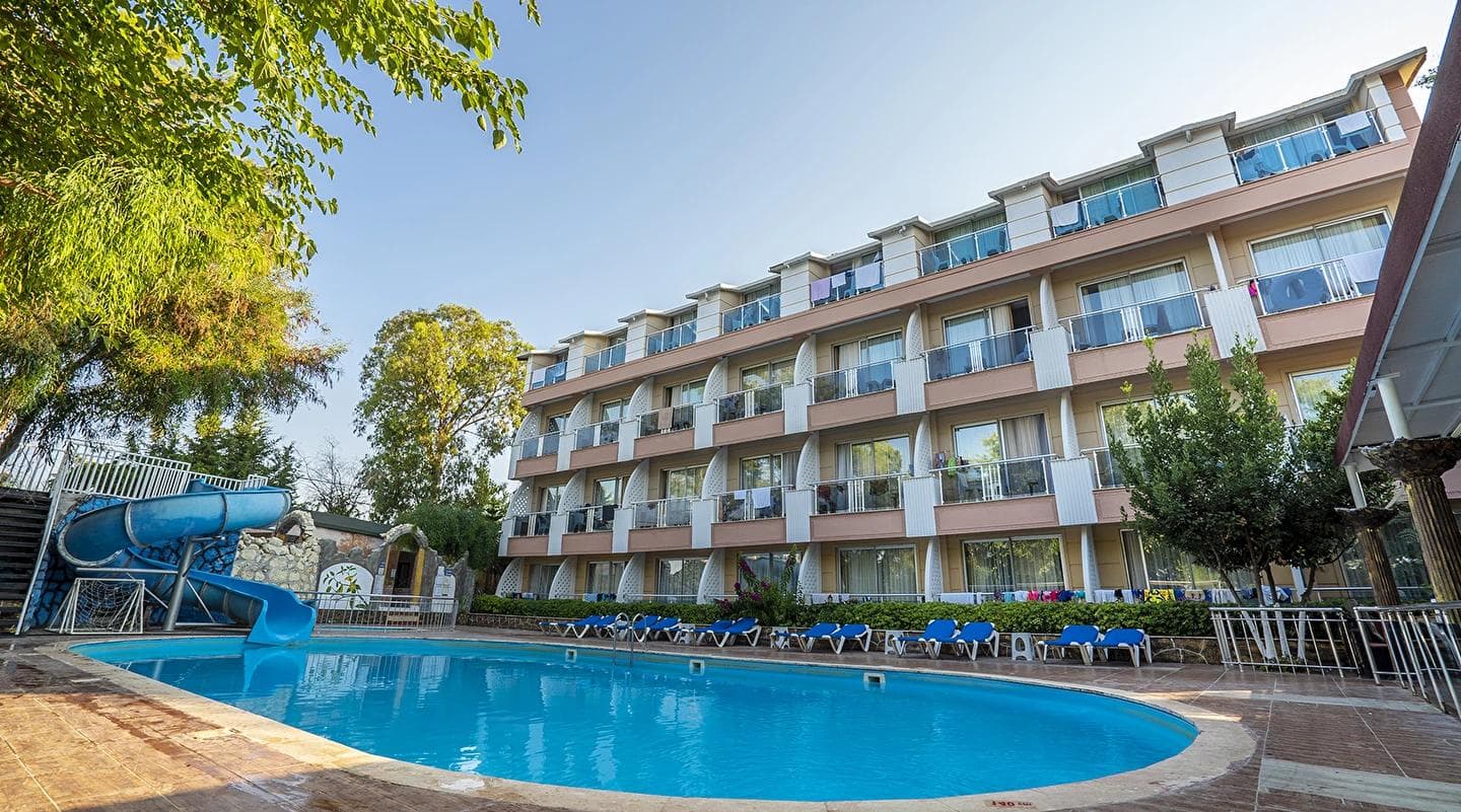 Aperion Beach Hotel
